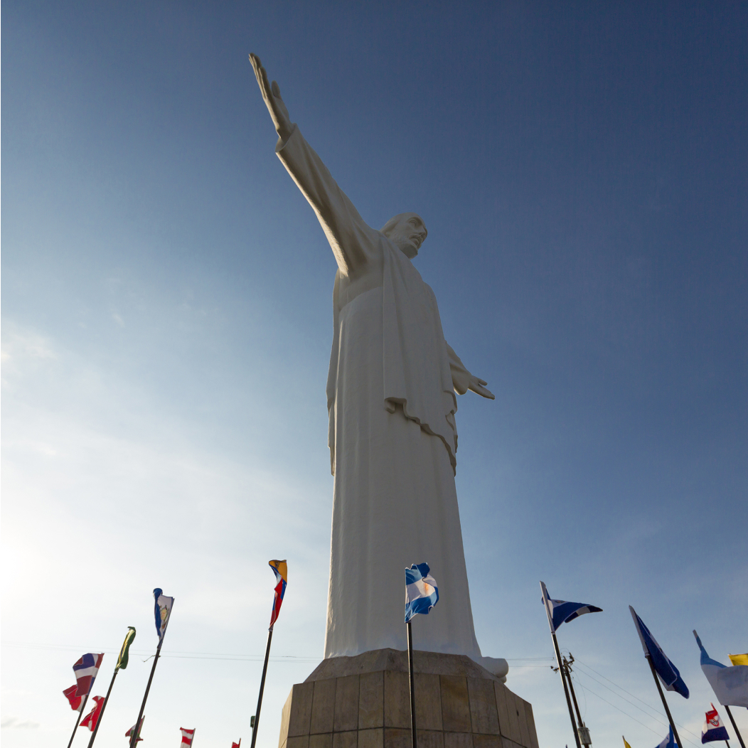 Los incentivos del régimen de zona franca y su estabilidad y seguridad jurídica, hacen del país el lugar ideal para establecer negocios y operar con el mundo.